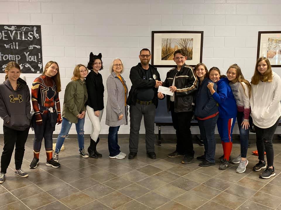 7th & 8th Enrichment Class Donates to FFB Animal Shelter|Oct 2019